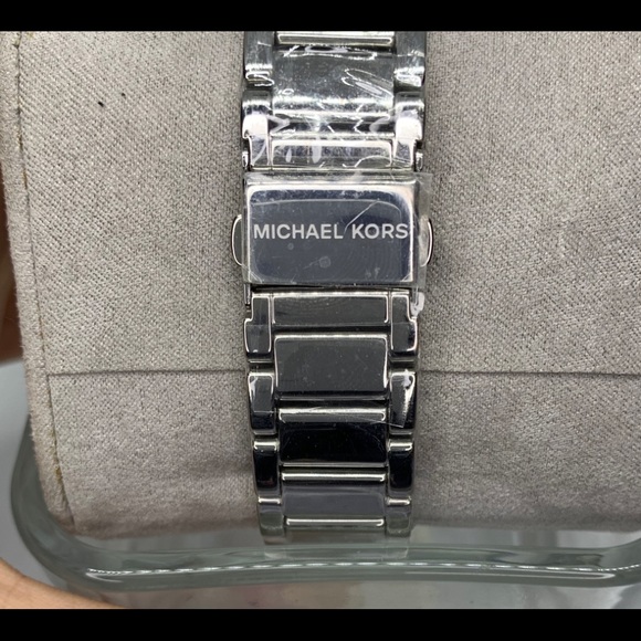 Micheal Kors watch main image 4